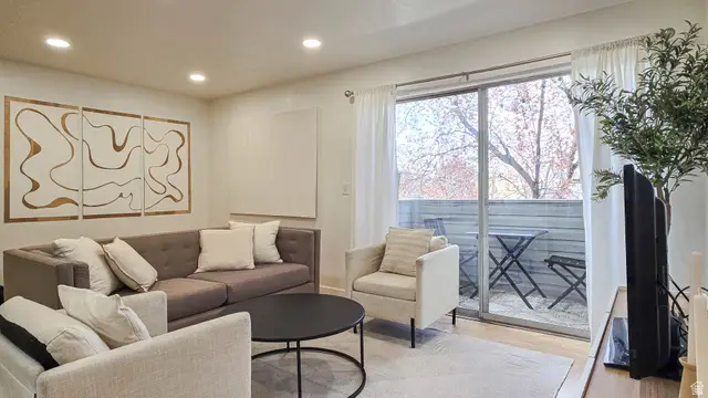 525 S 900 E #A3, Salt Lake City, UT 84102 - #2