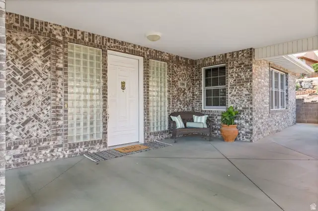 339 W Sandstone Cir, Saint George, UT 84790 - #3