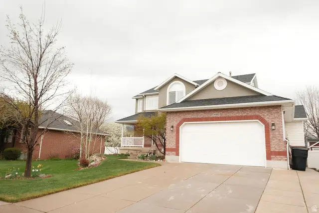 6402 S Raymond Dr, South Weber, UT 84405 - #3