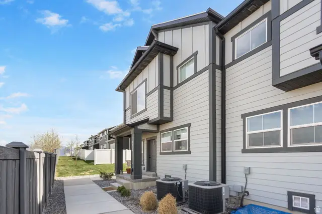 4423 E Longleaf Ln, Eagle Mountain, UT 84005 - #3