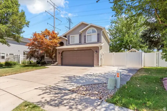 1441 Bridgeview Dr, Layton, UT 84041 - #3