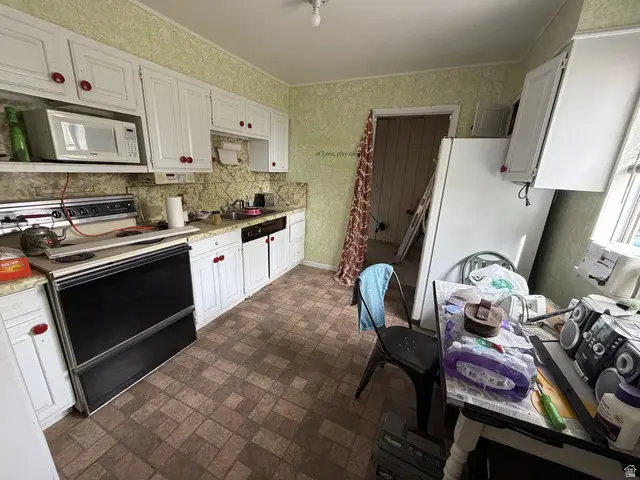 85 S 100 W, Castle Dale, UT 84513 - #3