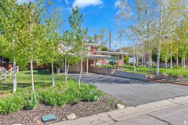 3055 La Joya Dr, Salt Lake City, UT 84124 - #3