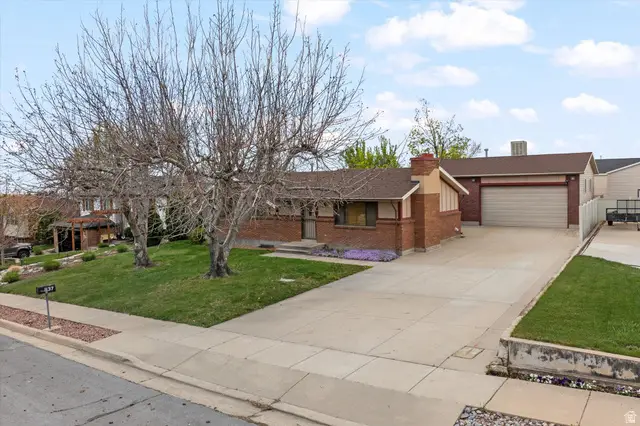 637 Cherrywood Rd, Kaysville, UT 84037 - #3
