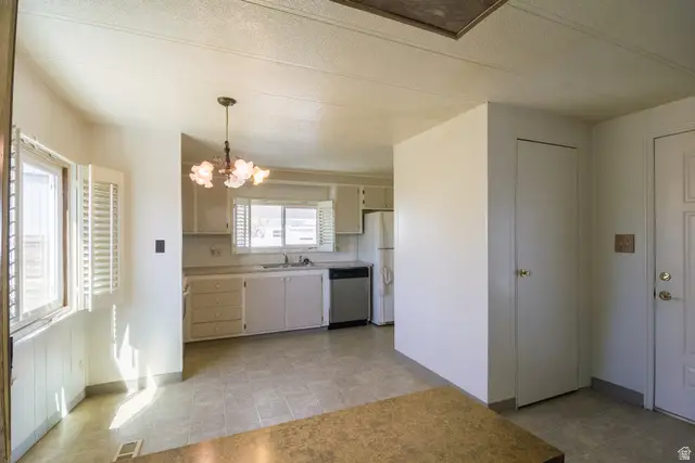 1558 S 1600 W, Vernal, UT 84078 - #2