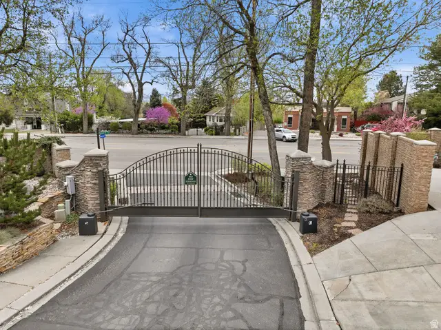 1842 E Peyton Ct, Holladay, UT 84117 - #3