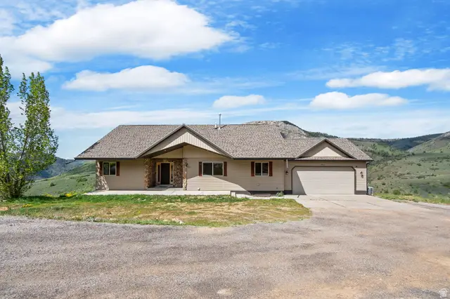 2013 N River View Cir, Huntsville, UT 84317 - #2