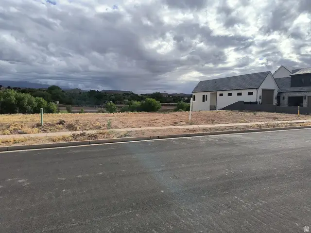 1380 N Sycamore Dr #5, Santa Clara, UT 84765 - #3