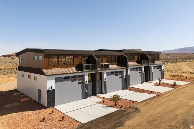 1328 E Lone Rock Dr, Big Water, UT 84741 - #1