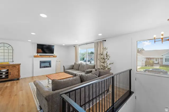 7147 S Ponderosa Dr E, Cottonwood Heights, UT 84121 - #3