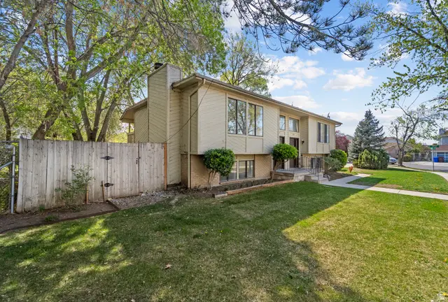 666 E Larchwood Dr, Midvale, UT 84047 - #2