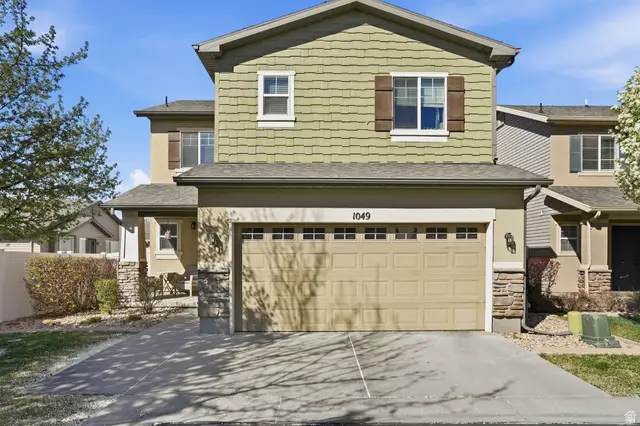 1049 W Stonehaven Dr, North Salt Lake, UT 84054 - #2