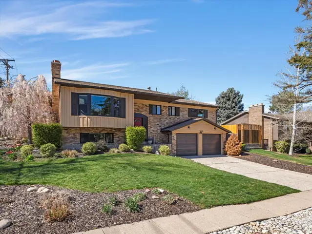 8628 S Mount Majestic Rd, Sandy, UT 84093 - #2