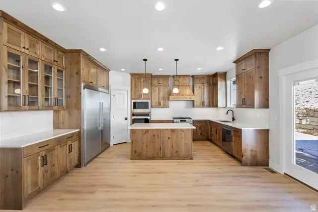 656 E Mountain Rd N, North Ogden, UT 84414 - #2