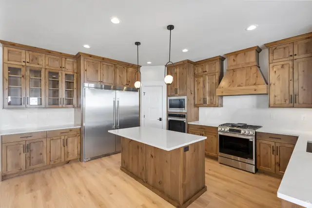 656 E Mountain Rd N, North Ogden, UT 84414 - #3