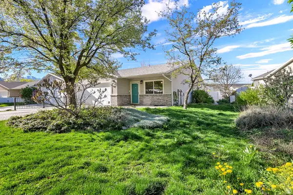 339 E 1900 St N, North Ogden, UT 84414