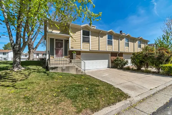 1212 W Middlesex Rd, Taylorsville, UT 84123