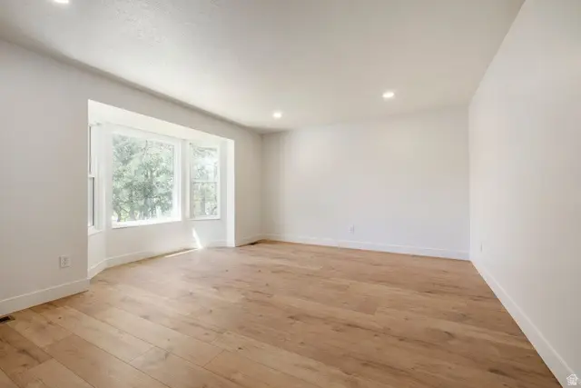 1320 N Winston Dr, Kaysville, UT 84037 - #3