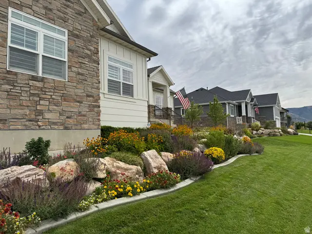 1130 W Fawn Dr N, Pleasant View, UT 84414 - #2