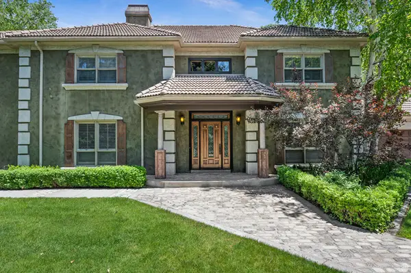 5757 S Holladay Blvd E, Holladay, UT 84121