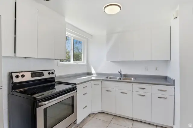 566 Miller Ave, Layton, UT 84041 - #3