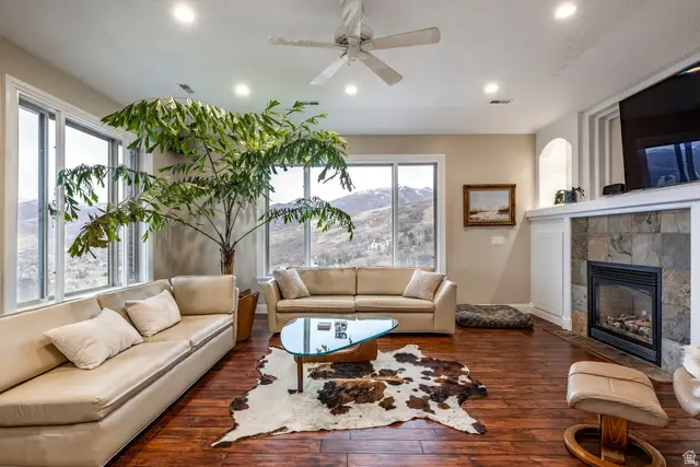 3252 Sunset Hollow Dr, Bountiful, UT 84010 - #3