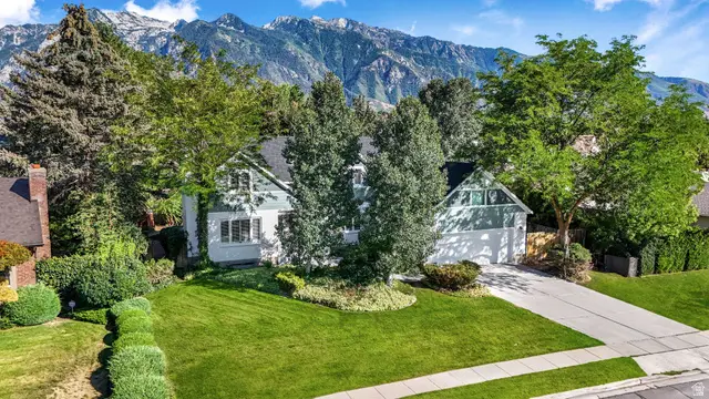 8965 S Quail Run Dr E, Sandy, UT 84093 - #2