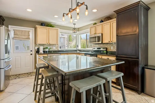 548 N 990 E, Pleasant Grove, UT 84062 - #2