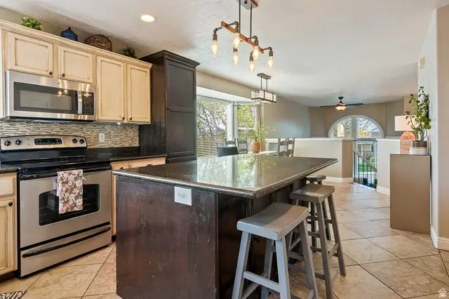 548 N 990 E, Pleasant Grove, UT 84062 - #3