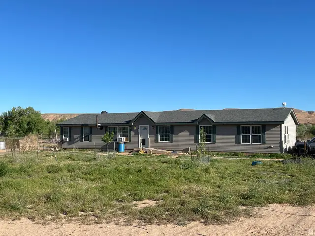 240 E Horseshoe Bend Rd, Vernal, UT 84078 - #1
