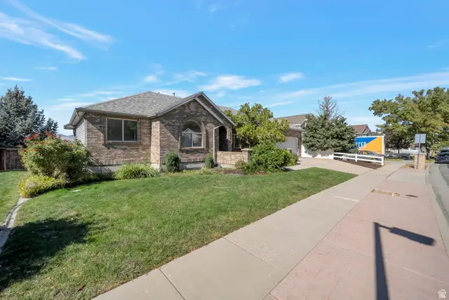 11922 S Bluff View Dr, Sandy, UT 84092 - #2