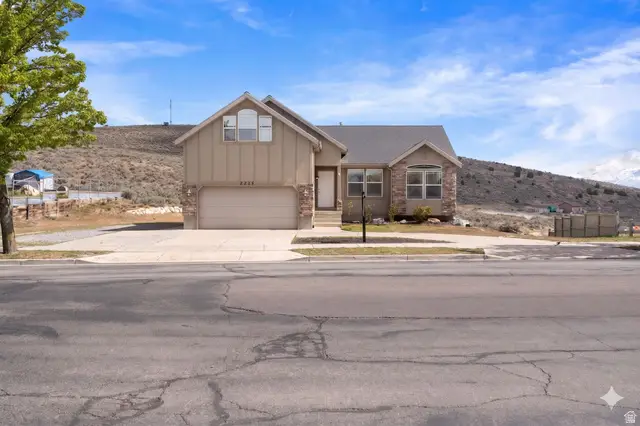 2253 Lone Tree Pkwy, Eagle Mountain, UT 84005 - #1