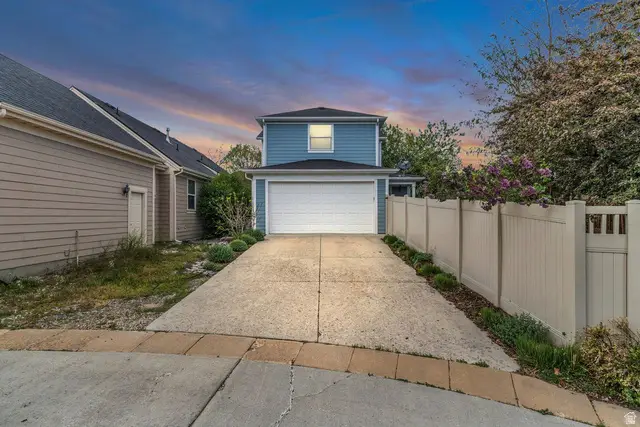4481 W Pale Moon Ln, South Jordan, UT 84009 - #2