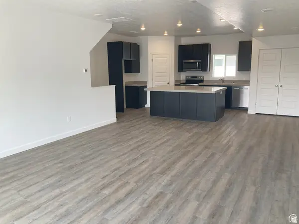 4566 W Pleasant Pine Ct #39, Salt Lake City, UT 84120