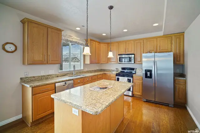 902 Romsey Ct, North Salt Lake, UT 84054 - #3