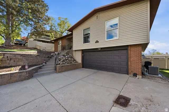 2198 S Elaine Dr E, Bountiful, UT 84010 - #3