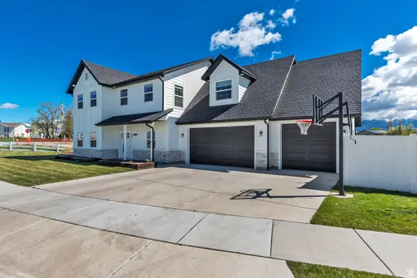 3009 S Edgewater Ln, Syracuse, UT 84075