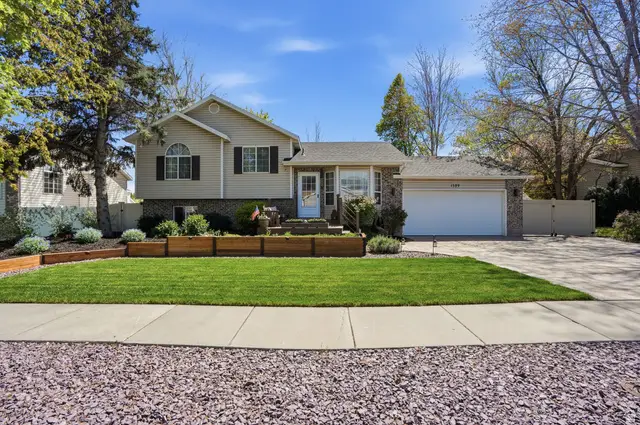 1589 W Plum Creek Dr S, West Jordan, UT 84088 - #1