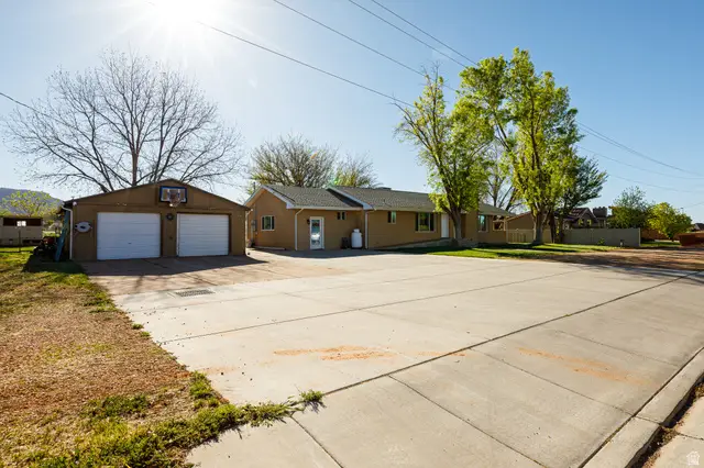 611 S 175 E, Kanab, UT 84741 - #3