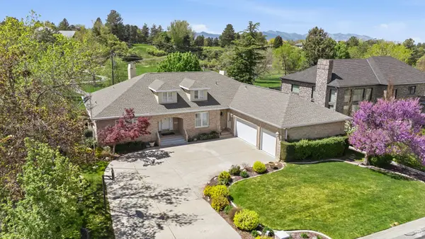 8506 S Willow Creek Dr, Sandy, UT 84093