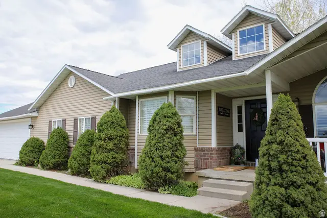320 S 100 W, Malad City, ID 83252 - #2