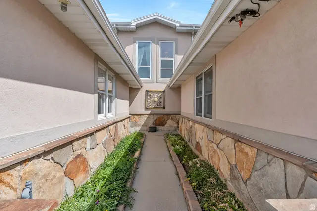 2306 N 390 E, Provo, UT 84604 - #3