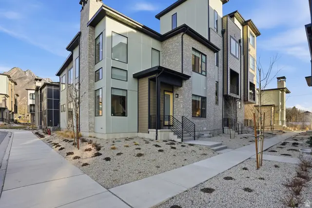 2011 E Beverly Dr, Holladay, UT 84117 - #2