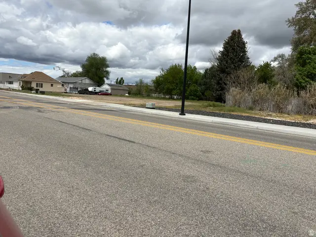 190 E North St, Harrisville, UT 84404 - #2