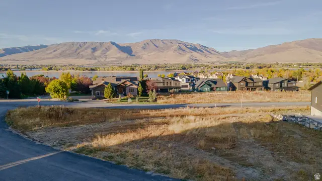 1018 S Meadowlark Ln #2, Huntsville, UT 84317 - #2