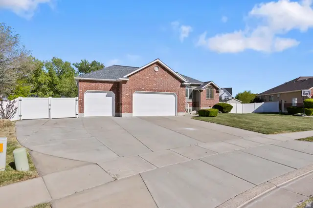 3648 Troon Dr, Syracuse, UT 84075 - #3