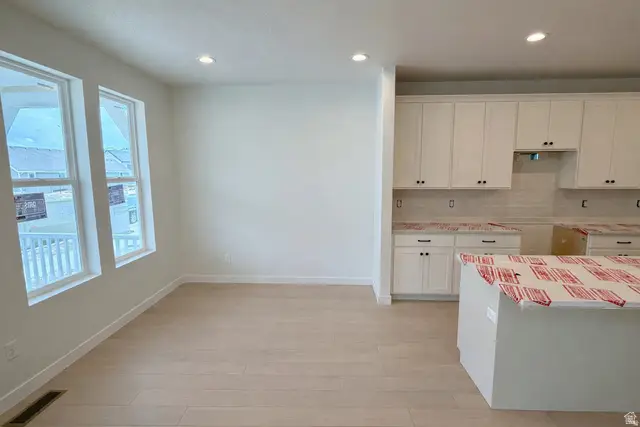 7027 W Lake Ave, South Jordan, UT 84009 - #3