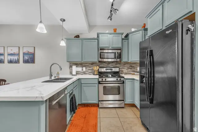 943 Farmington Xing, Farmington, UT 84025 - #2