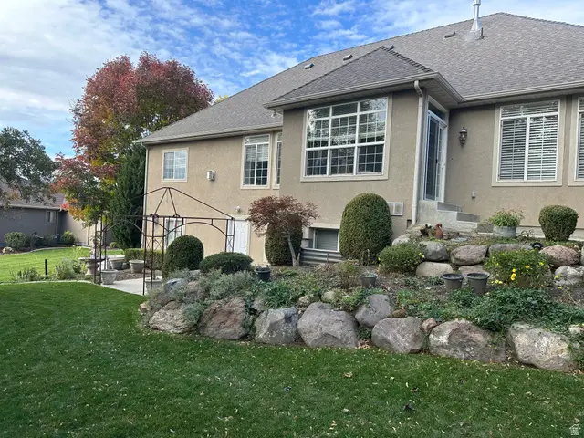 2066 E Tivoli Ct, Draper, UT 84020 - #3