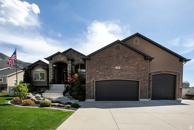 909 E 2050 N, North Ogden, UT 84414 - #1